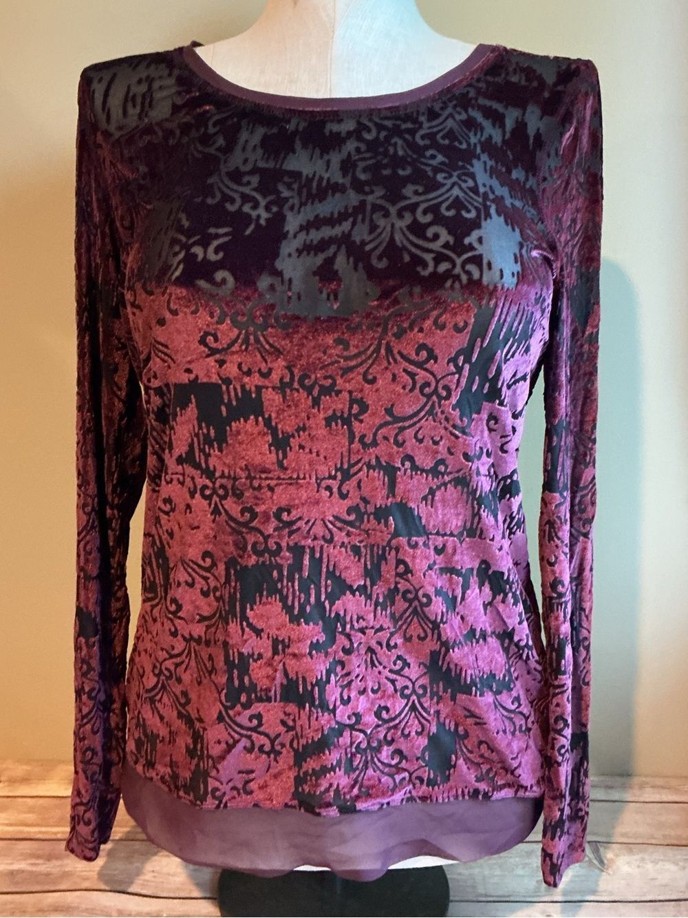 Simply Vera Wang crushed velvet shirt - size medium (burgundy)